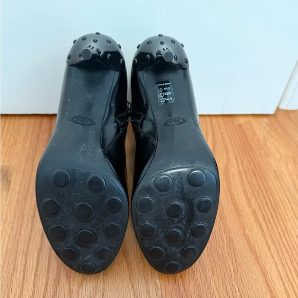 Tod's Sleek Black Heeled Boots - Picture 6 of 6